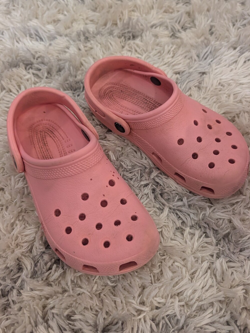CROCS Kids Classic Clog in Salmon Pink Size 4 Youth